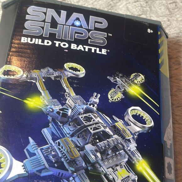 NEW snap ships build to battle Trident ST – 33 gunship - Picture 2 of 4